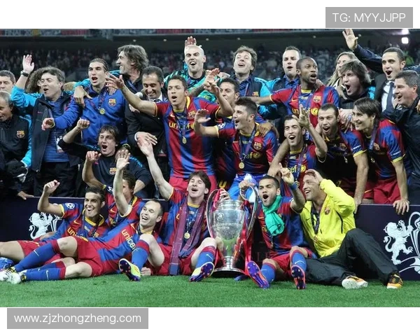 巴黎加冕年度六冠王杜埃晒照庆功书写赛季巅峰时刻足球豪门再创历史 巴黎加冕年度六冠王杜埃晒照庆功书写赛季巅峰时刻足球豪门再创历史